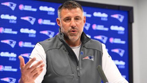 New England Patriots head coach Mike Vrabel