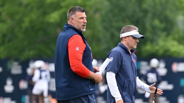 New England Patriots head coach Mike Vrabel and offensive coordinator Josh McDaniels