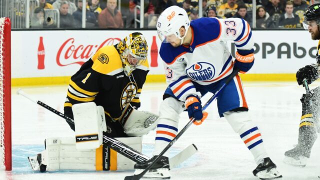 Boston Bruins left wing Viktor Arvidsson