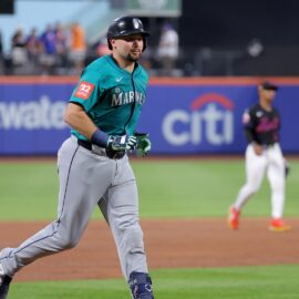 Seattle Mariners catcher Cal Raleigh