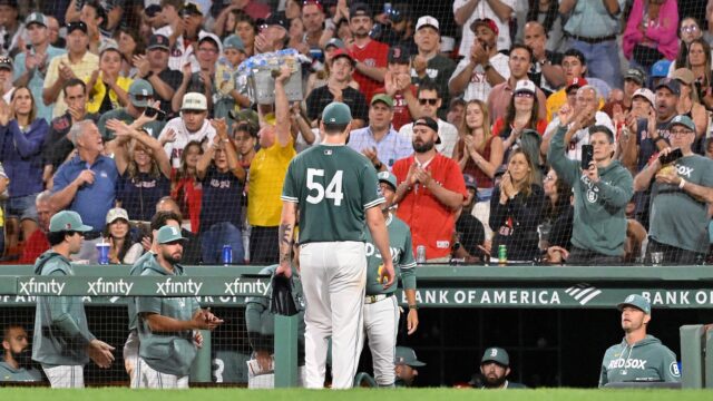 Boston Red Sox starting pitcher Lucas Giolito
