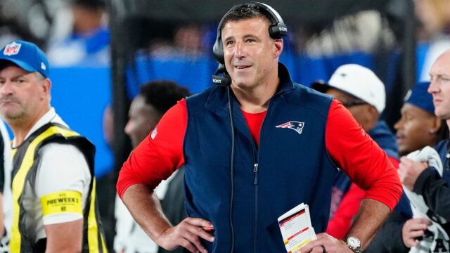 New England Patriots head coach Mike Vrabel