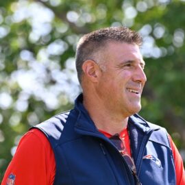 New England Patriots head coach Mike Vrabel