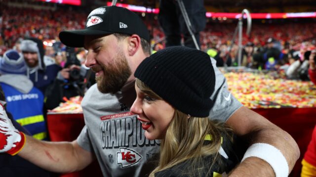 Kansas City Chiefs tight end Travis Kelce and pop star Taylor Swift