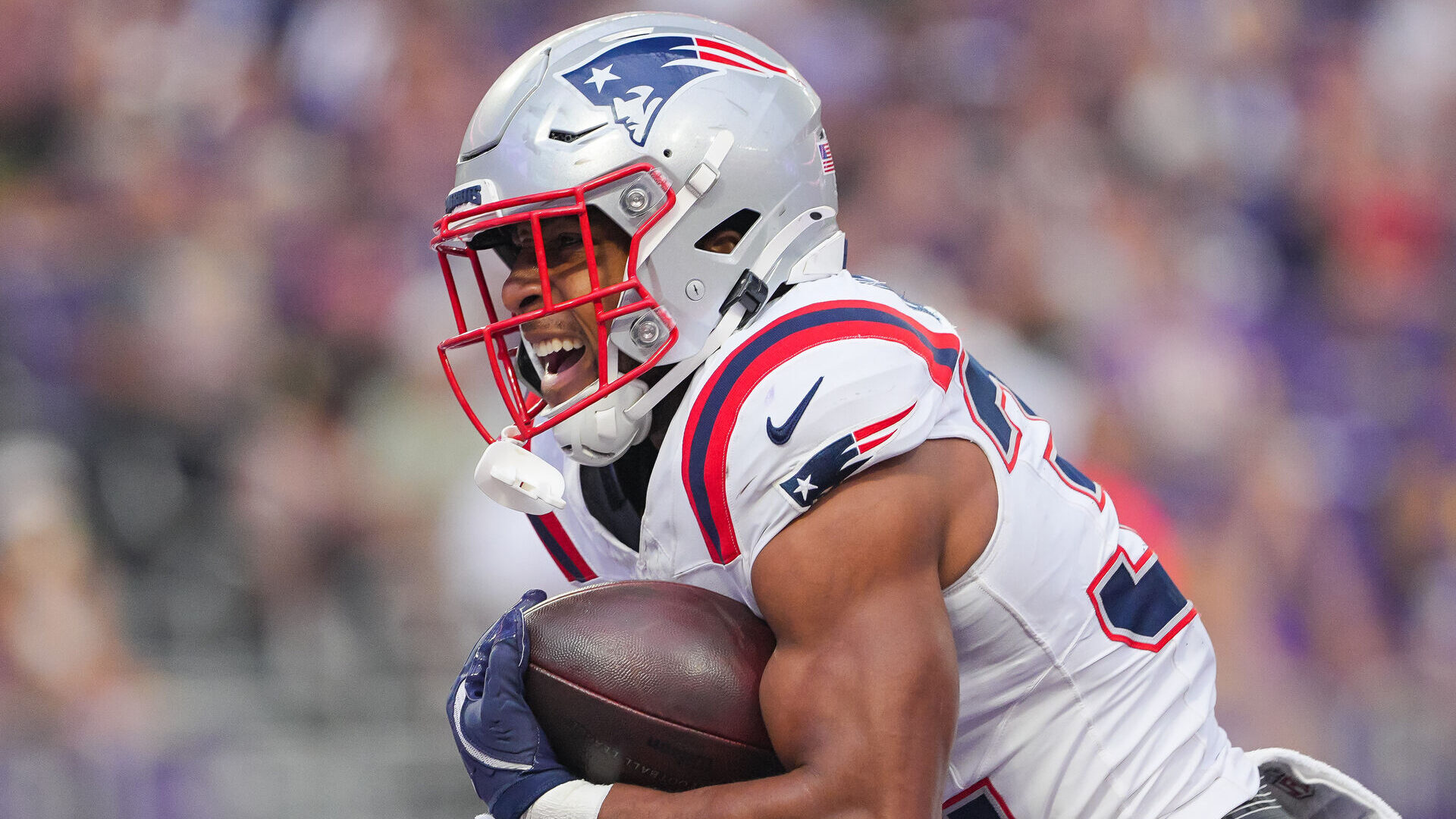 Former NFL Coach Gushes Over Patriots Rookie After Latest Highlight Play