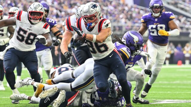 New England Patriots wide receiver Efton Chism III