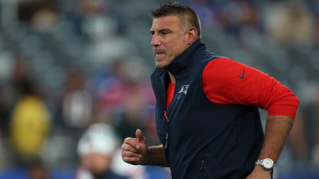 New England Patriots head coach Mike Vrabel