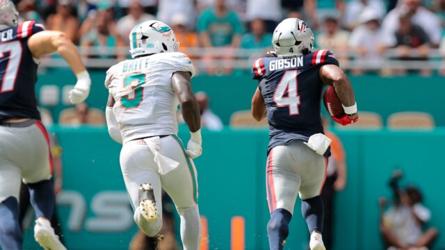 New England Patriots running back Antonio Gibson