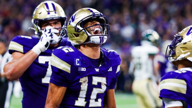 Washington Huskies wide receiver Denzel Boston