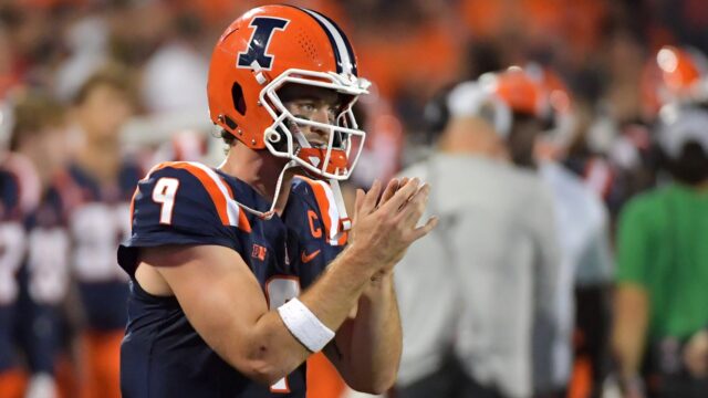 Illinois Fighting Illini quarterback Luke Altmyer