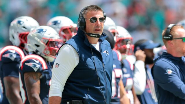 New England Patriots head coach Mike Vrabel