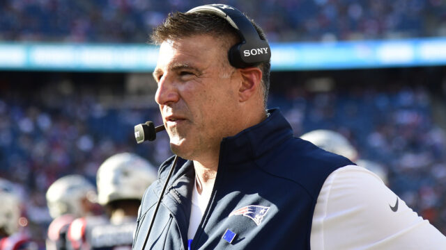 New England Patriots head coach Mike Vrabel