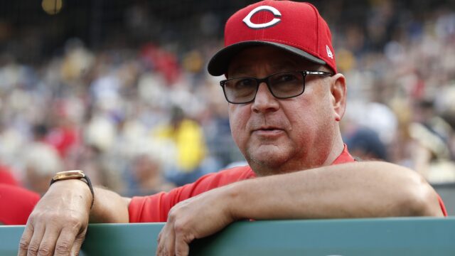 Cincinnati Reds manager Terry Francona