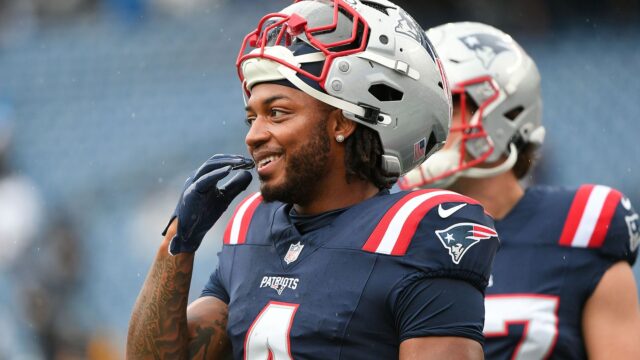 New England Patriots running back Antonio Gibson