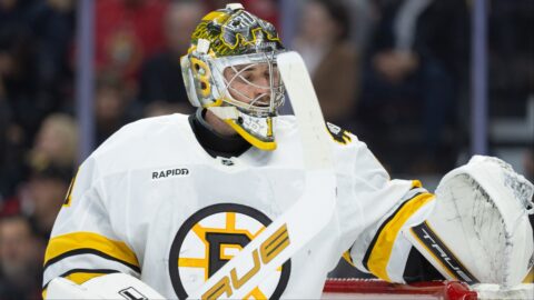 Boston Bruins goalie Jeremy Swayman