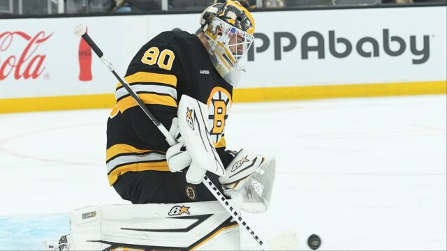 Boston Bruins goalie Michael DiPietro