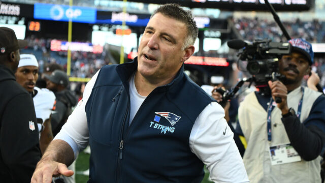 New England Patriots head coach Mike Vrabel