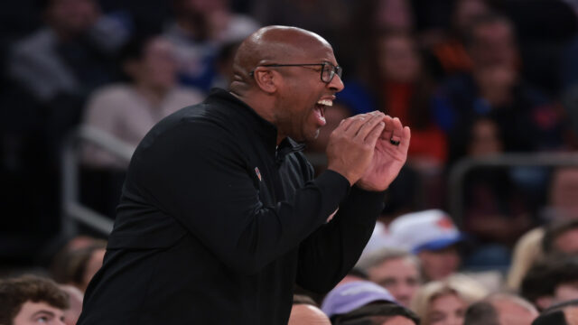 New York Knicks head coach Mike Brown