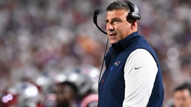 New England Patriots head coach Mike Vrabel