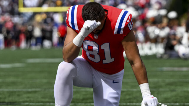 New England Patriots tight end Austin Hooper