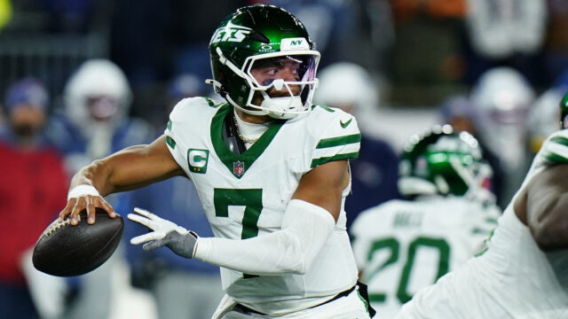 New York Jets quarterback Justin Fields