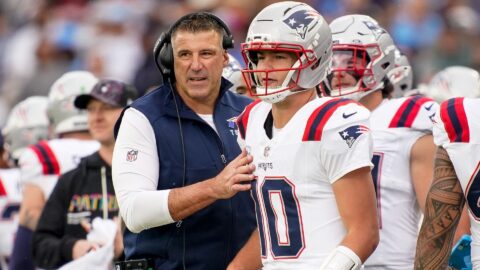 New England Patriots head coach Mike Vrabel and quarterback Drake Maye