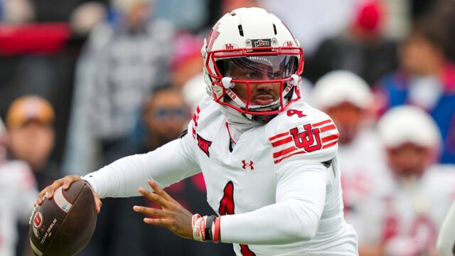 Utah Utes quarterback Devon Dampier