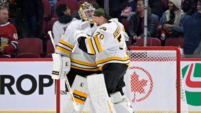 Boston Bruins goalie Jeremy Swayman