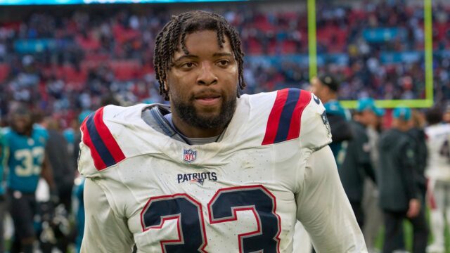 New England Patriots linebacker Anfernee Jennings