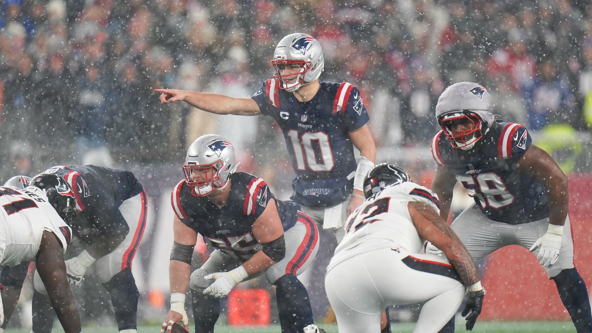 Drake Maye, Mike Vrabel, Other Patriots Among NFL Awards Finalists