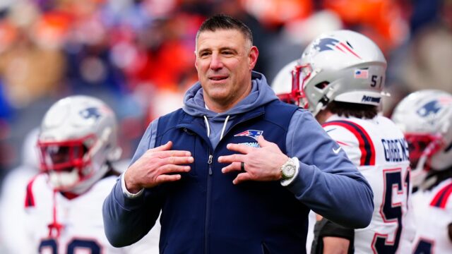 New England Patriots head coach Mike Vrabel