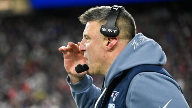 New England Patriots head coach Mike Vrabel