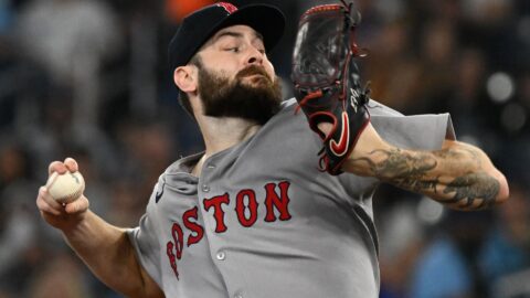 Free agent starting pitcher Lucas Giolito