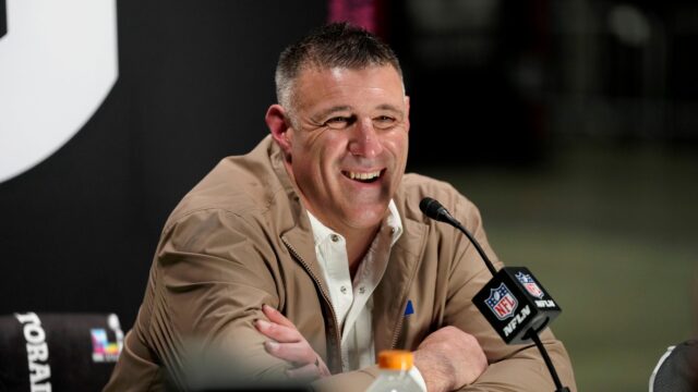 New England Patriots head coach Mike Vrabel