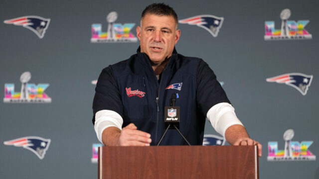 New England Patriots head coach Mike Vrabel