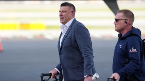 New England Patriots head coach Mike Vrabel